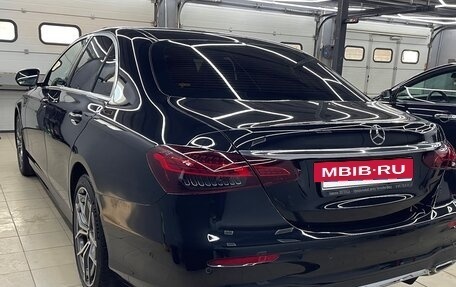 Mercedes-Benz E-Класс, 2020 год, 5 200 000 рублей, 3 фотография