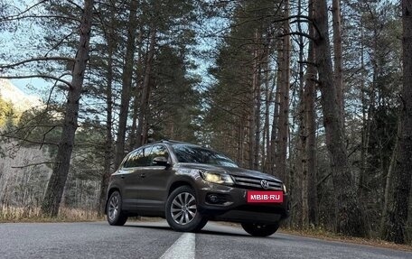 Volkswagen Tiguan I, 2014 год, 2 000 000 рублей, 2 фотография