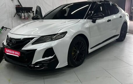 Toyota Camry, 2018 год, 2 900 000 рублей, 3 фотография