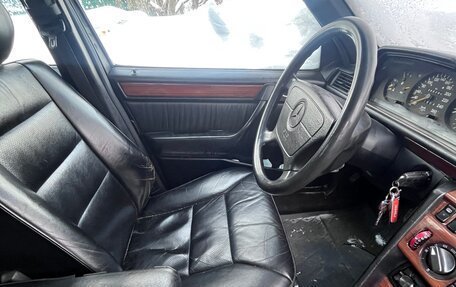 Mercedes-Benz E-Класс, 1994 год, 370 000 рублей, 7 фотография