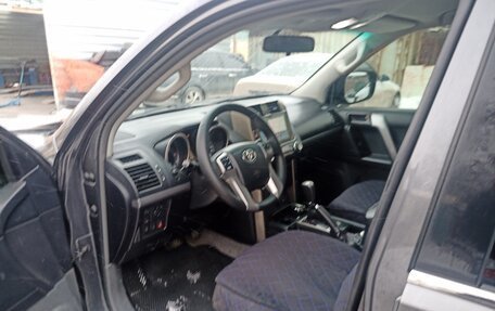 Toyota Land Cruiser Prado 150 рестайлинг 2, 2010 год, 2 500 000 рублей, 6 фотография