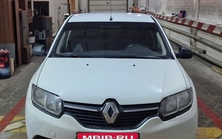 Renault Logan II, 2016 год, 400 000 рублей, 2 фотография