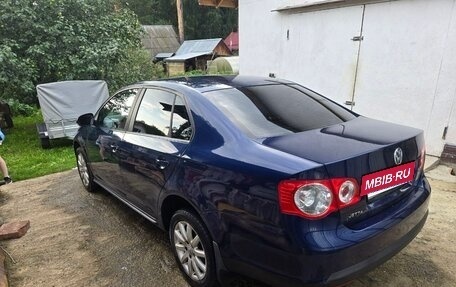 Volkswagen Jetta VI, 2006 год, 430 000 рублей, 2 фотография