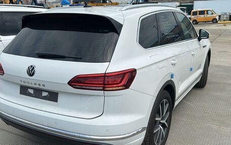 Volkswagen Touareg III, 2020 год, 5 300 000 рублей, 2 фотография