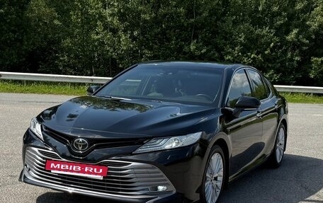 Toyota Camry, 2018 год, 3 600 000 рублей, 2 фотография