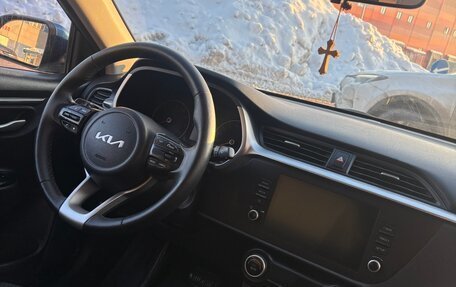 KIA Rio IV, 2021 год, 1 260 000 рублей, 10 фотография