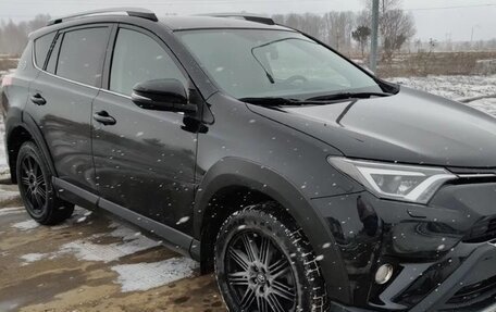 Toyota RAV4, 2018 год, 3 150 000 рублей, 10 фотография