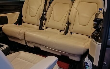 Mercedes-Benz V-Класс, 2016 год, 4 850 000 рублей, 5 фотография