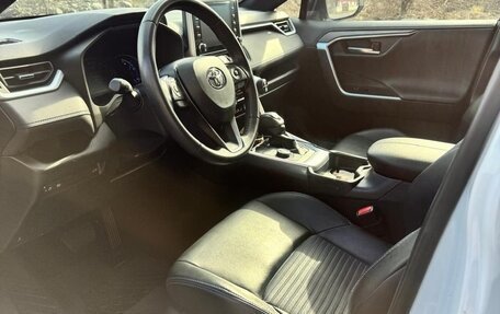 Toyota RAV4, 2021 год, 3 900 000 рублей, 1 фотография