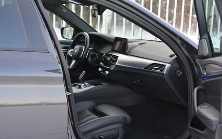 BMW 5 серия, 2019 год, 3 790 000 рублей, 12 фотография