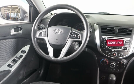 Hyundai Solaris II рестайлинг, 2013 год, 859 000 рублей, 13 фотография