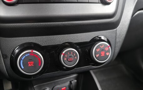 KIA Rio III рестайлинг, 2016 год, 979 000 рублей, 15 фотография