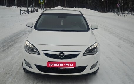Opel Astra J, 2011 год, 599 000 рублей, 3 фотография