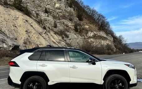 Toyota RAV4, 2021 год, 3 900 000 рублей, 7 фотография