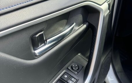 Toyota RAV4, 2021 год, 3 900 000 рублей, 3 фотография