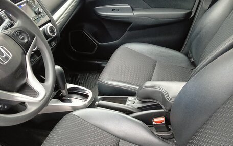 Honda Fit III, 2018 год, 1 350 000 рублей, 29 фотография