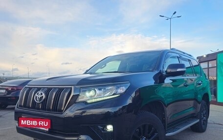 Toyota Land Cruiser Prado 150 рестайлинг 2, 2021 год, 7 500 000 рублей, 9 фотография