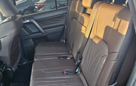 Toyota Land Cruiser Prado 150 рестайлинг 2, 2021 год, 7 500 000 рублей, 16 фотография