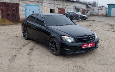Mercedes-Benz C-Класс, 2010 год, 850 000 рублей, 1 фотография