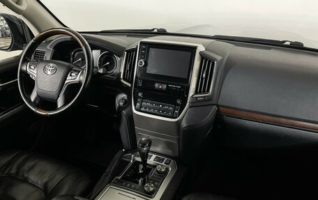 Toyota Land Cruiser 200, 2019 год, 7 597 000 рублей, 9 фотография