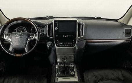 Toyota Land Cruiser 200, 2019 год, 7 597 000 рублей, 12 фотография