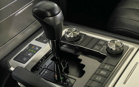 Toyota Land Cruiser 200, 2019 год, 7 597 000 рублей, 17 фотография