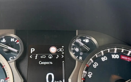 Toyota Land Cruiser Prado 150 рестайлинг 2, 2021 год, 7 450 000 рублей, 8 фотография