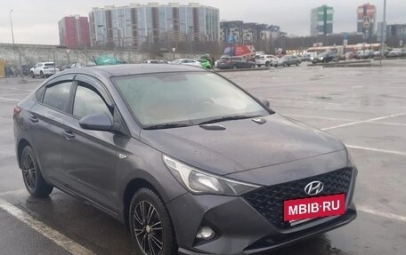 Hyundai Solaris II рестайлинг, 2022 год, 1 300 000 рублей, 5 фотография