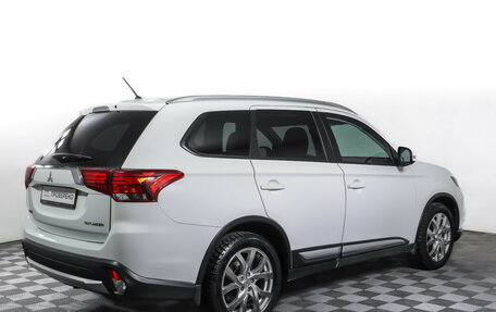 Mitsubishi Outlander III рестайлинг 3, 2015 год, 1 841 000 рублей, 5 фотография