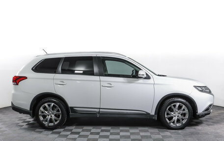 Mitsubishi Outlander III рестайлинг 3, 2015 год, 1 841 000 рублей, 4 фотография