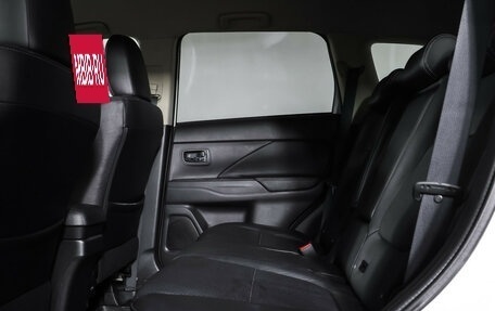 Mitsubishi Outlander III рестайлинг 3, 2015 год, 1 841 000 рублей, 12 фотография