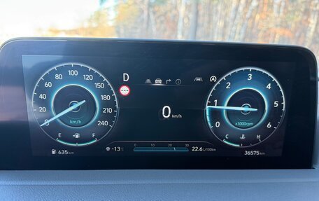 Hyundai Staria, 2023 год, 6 500 000 рублей, 29 фотография