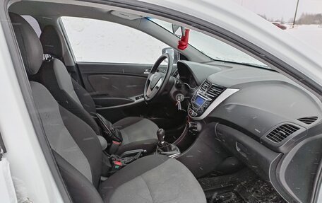 Hyundai Solaris II рестайлинг, 2013 год, 720 000 рублей, 14 фотография