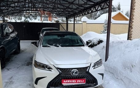 Lexus ES VII, 2018 год, 3 600 000 рублей, 1 фотография