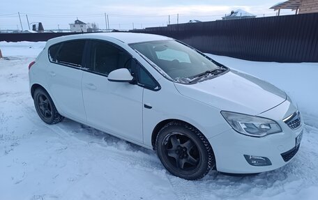 Opel Astra J, 2011 год, 640 000 рублей, 2 фотография