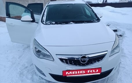 Opel Astra J, 2011 год, 640 000 рублей, 7 фотография