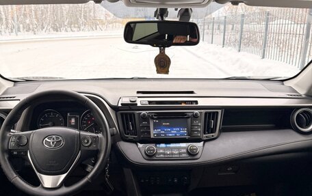 Toyota RAV4, 2016 год, 2 800 000 рублей, 10 фотография