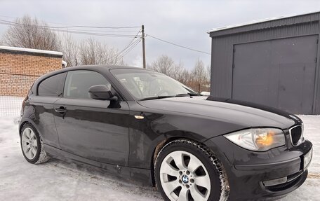 BMW 1 серия, 2010 год, 900 000 рублей, 4 фотография