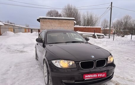 BMW 1 серия, 2010 год, 900 000 рублей, 3 фотография