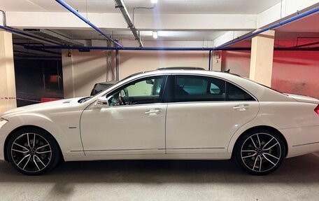 Mercedes-Benz S-Класс, 2011 год, 1 950 000 рублей, 3 фотография