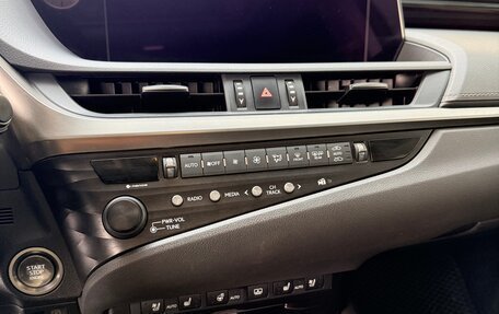 Lexus ES VII, 2018 год, 3 600 000 рублей, 21 фотография