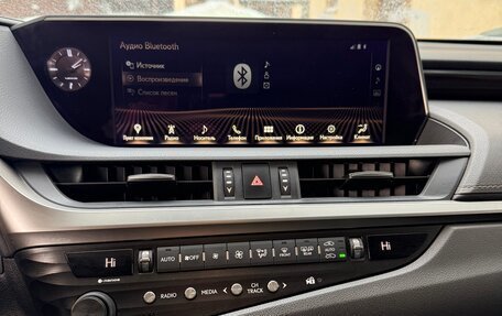 Lexus ES VII, 2018 год, 3 600 000 рублей, 23 фотография