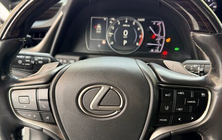 Lexus ES VII, 2018 год, 3 600 000 рублей, 24 фотография