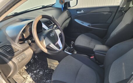 Hyundai Solaris II рестайлинг, 2012 год, 615 000 рублей, 11 фотография