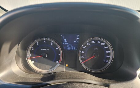 Hyundai Solaris II рестайлинг, 2012 год, 615 000 рублей, 14 фотография