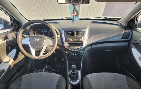 Hyundai Solaris II рестайлинг, 2012 год, 615 000 рублей, 15 фотография