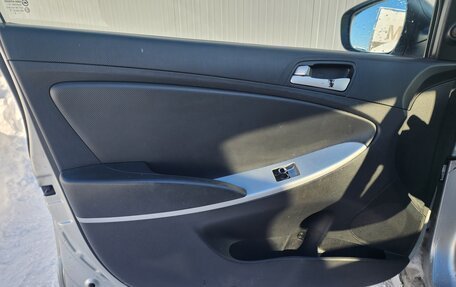 Hyundai Solaris II рестайлинг, 2012 год, 615 000 рублей, 20 фотография