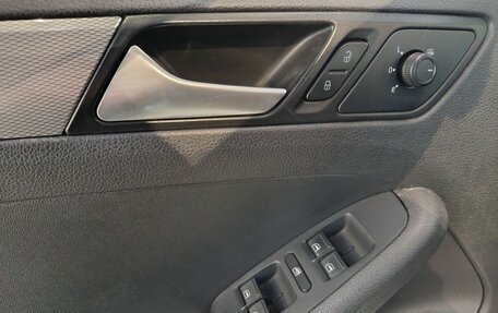 Volkswagen Jetta VI, 2016 год, 1 099 000 рублей, 12 фотография