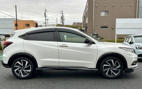 Honda Vezel, 2021 год, 1 760 000 рублей, 2 фотография