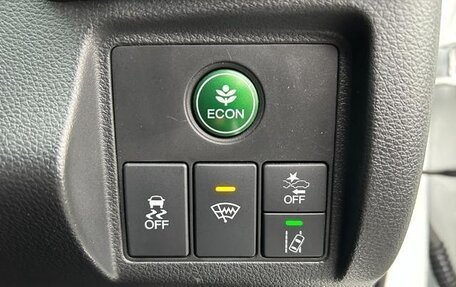 Honda Vezel, 2021 год, 1 760 000 рублей, 11 фотография